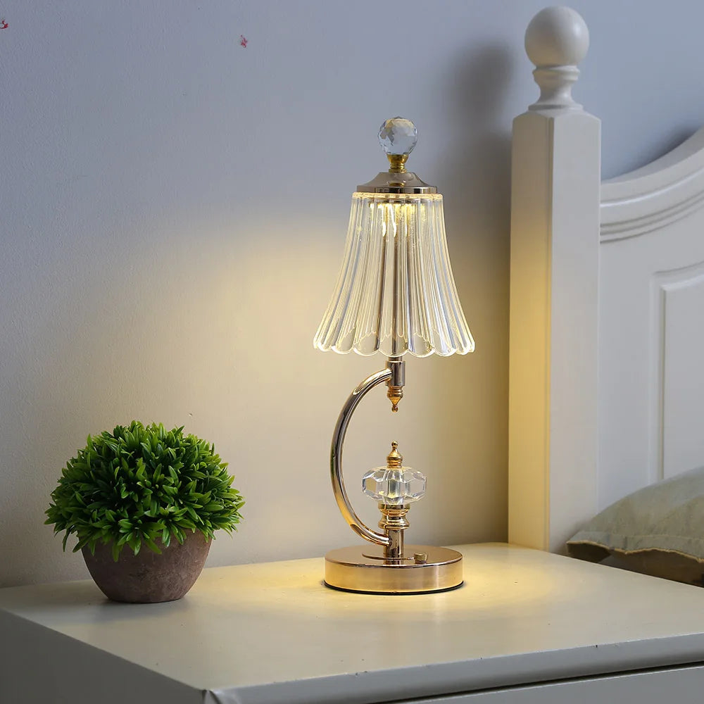 CristalLuxe™ – Lampe de Table Vintage avec Accents en Cristal