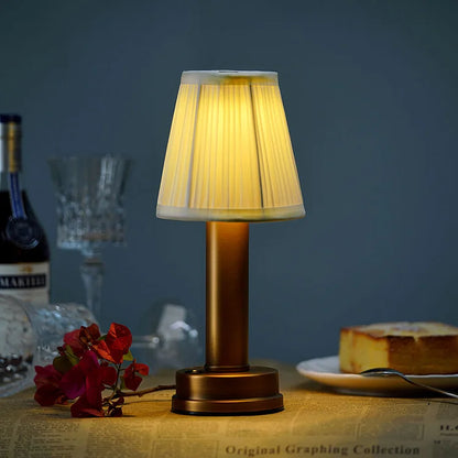 Luminaria Luxe™ – Lampe de Table LED Sans Fil avec Finition en Métal Satiné Élégant