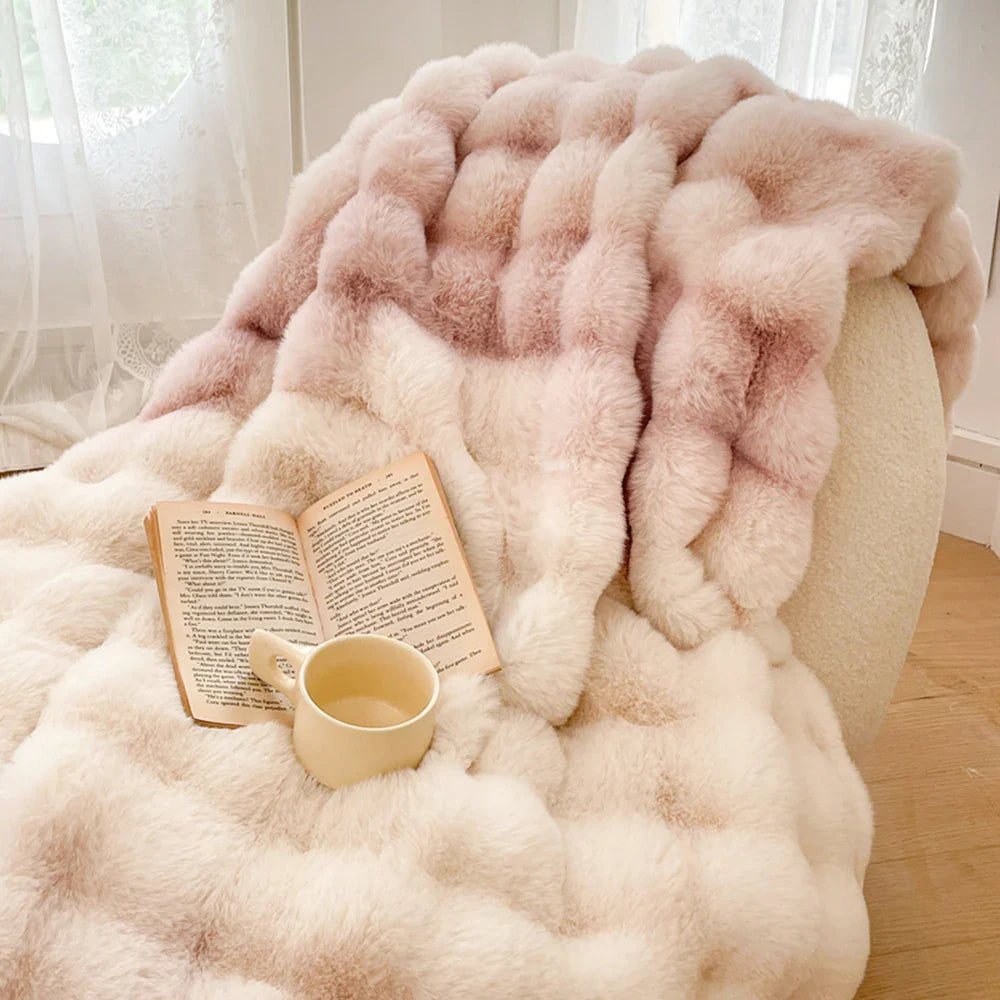 CozyFur - Plaid Luxueux en Fausse Fourrure pour Intérieur Raffiné