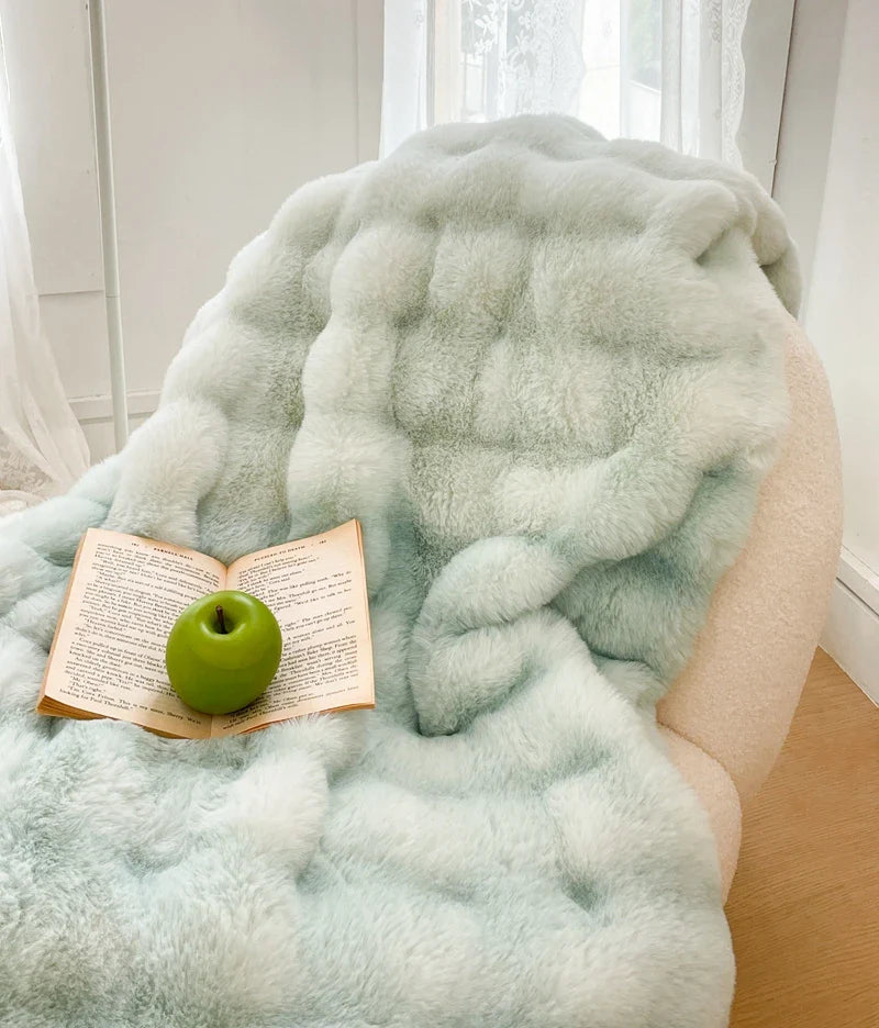 CozyFur - Plaid Luxueux en Fausse Fourrure pour Intérieur Raffiné