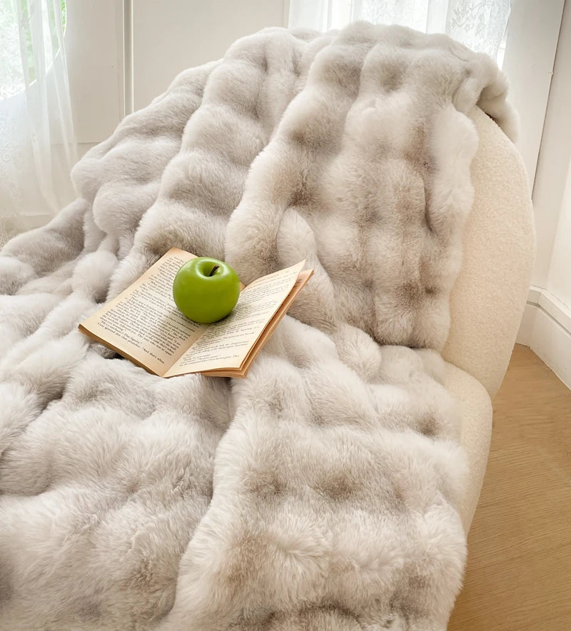 CozyFur - Plaid Luxueux en Fausse Fourrure pour Intérieur Raffiné