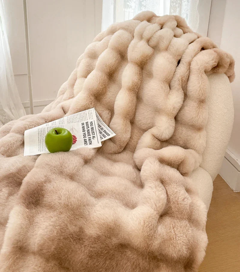 CozyFur - Plaid Luxueux en Fausse Fourrure pour Intérieur Raffiné