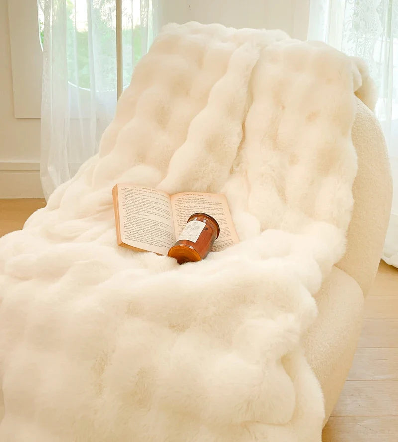 CozyFur - Plaid Luxueux en Fausse Fourrure pour Intérieur Raffiné