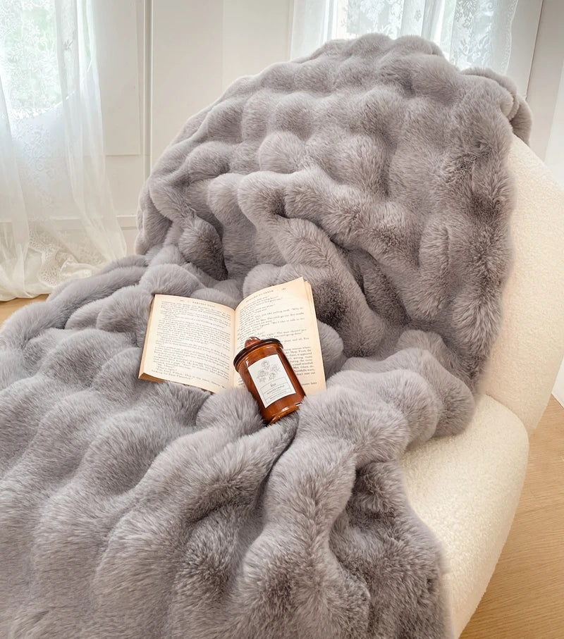 CozyFur - Plaid Luxueux en Fausse Fourrure pour Intérieur Raffiné