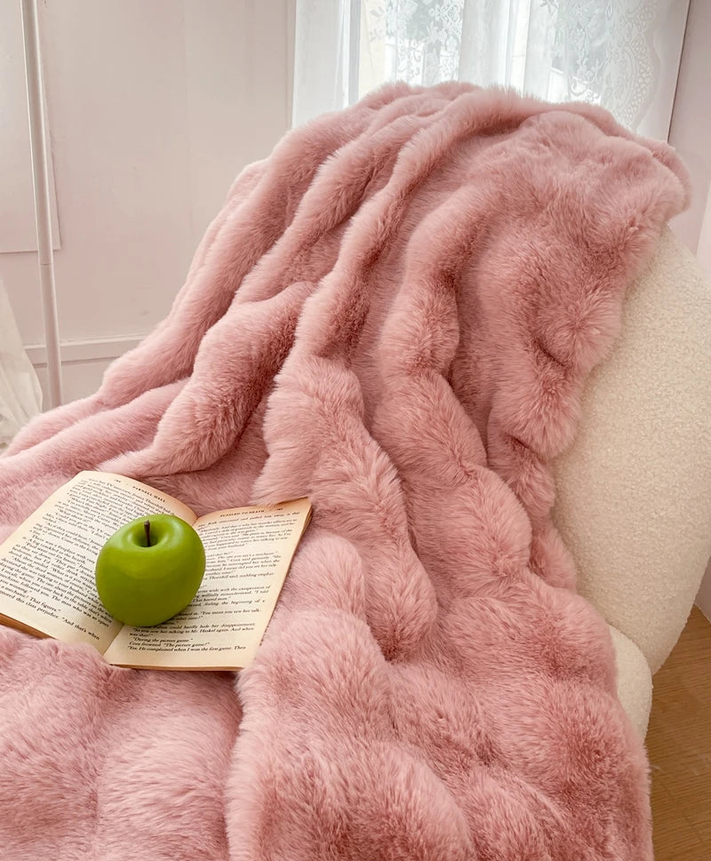 CozyFur - Plaid Luxueux en Fausse Fourrure pour Intérieur Raffiné