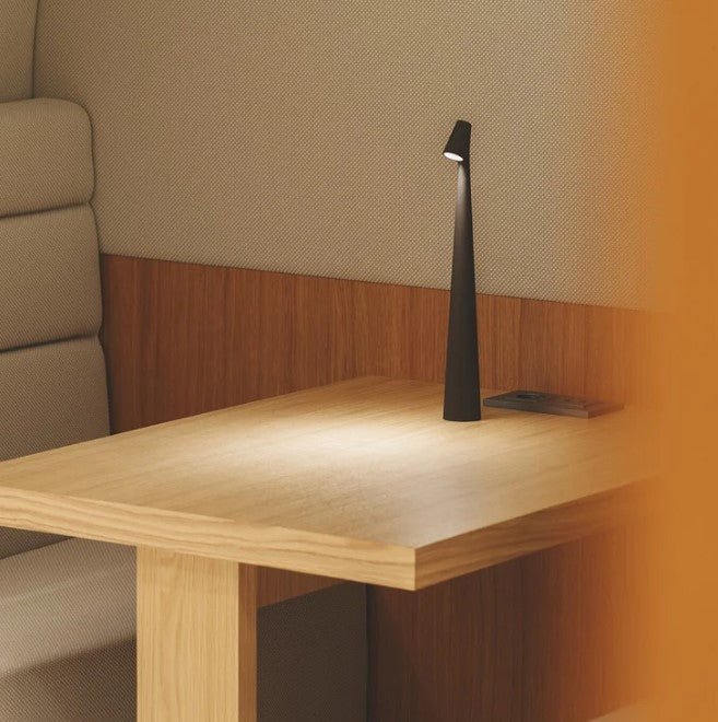 Lampe de Table Portable LUMINAVISTA™ – Éclairage Élégant et Flexible