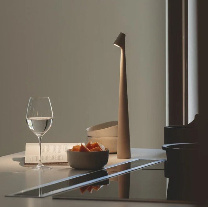 Lampe de Table Portable LUMINAVISTA™ – Éclairage Élégant et Flexible