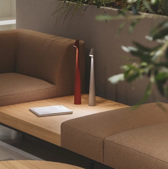 Lampe de Table Portable LUMINAVISTA™ – Éclairage Élégant et Flexible