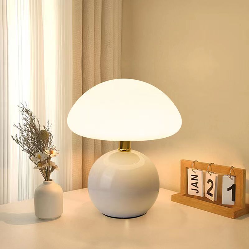 Lampe de Table Champignon Française - CremeLuxe pour une Élégance Intemporelle